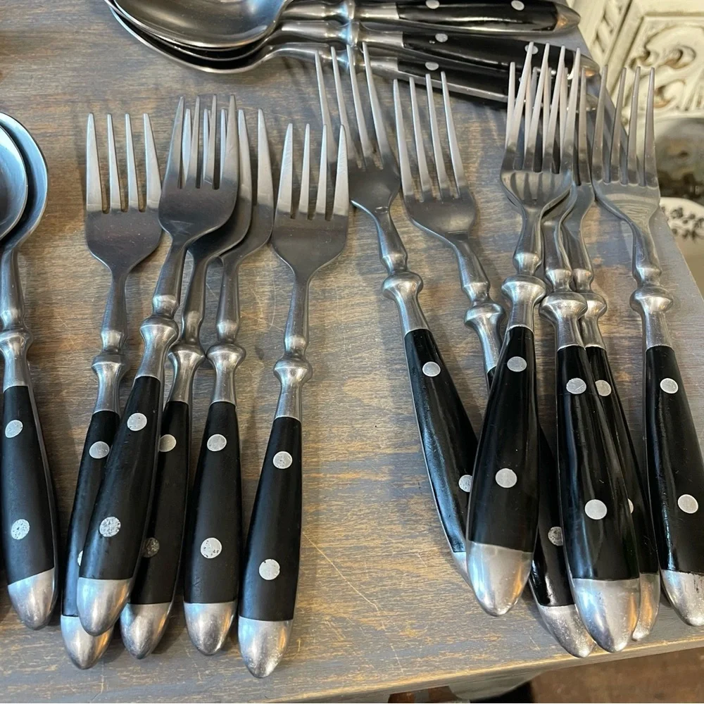 Williams Sonoma Cafe Black stainless flatware 5 piece set silver